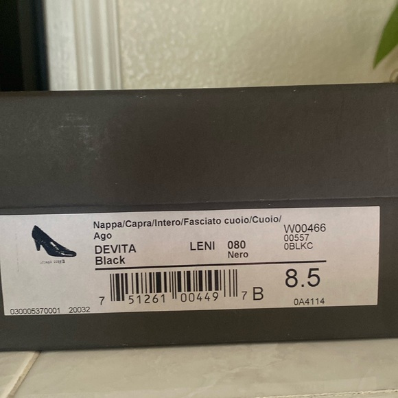 Bruno Magli Nappa Cuoio Devita black leather heels.  Made in Italy - Picture 9 of 9